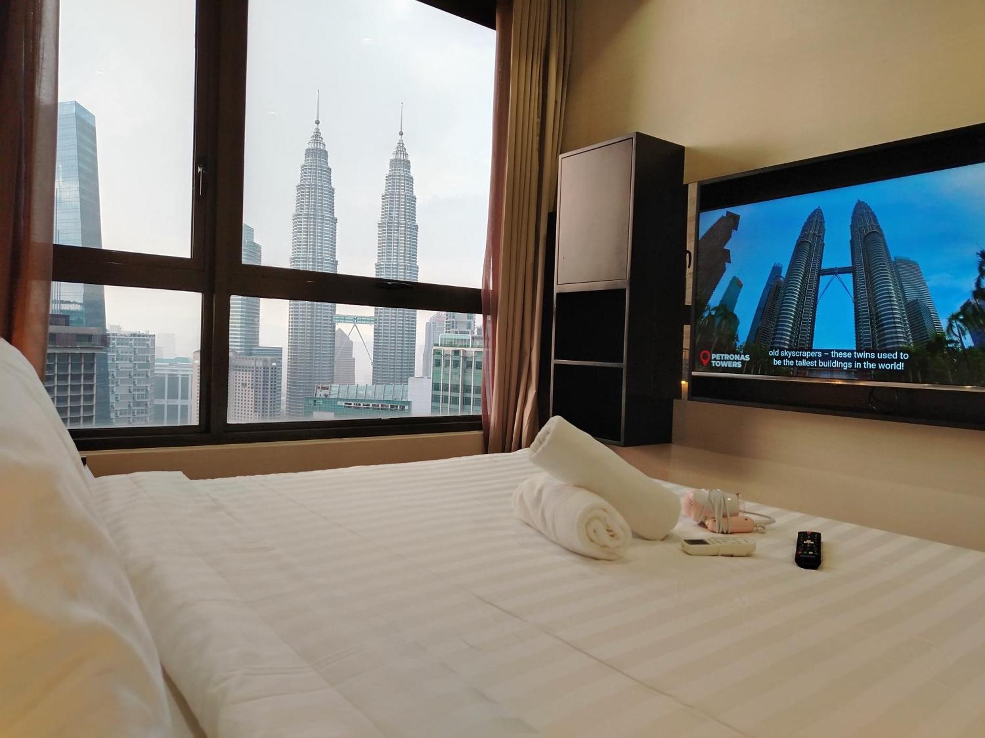 8 Kia Peng Suites Klcc By Luna Куала-Лумпур Экстерьер фото